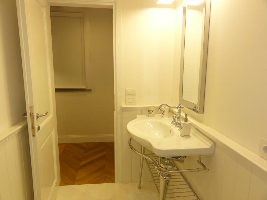 Corso Florence Room photo