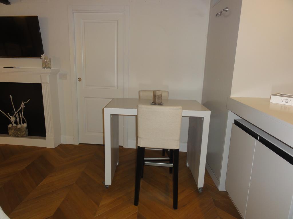 Corso Florence Room photo
